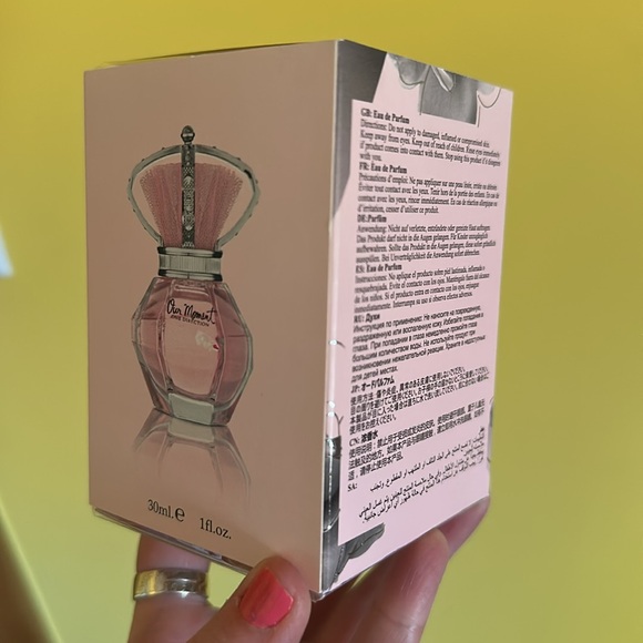 Our Moment - One Direction Perfume - Picture 2 of 2